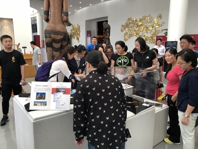 中法學(xué)院于寶山國際民間博覽館舉辦研究生文化交流成果展