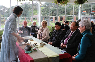 待遠(yuǎn)客品人生:中國茶文化交流會在惠靈頓舉行_新聞_網(wǎng)